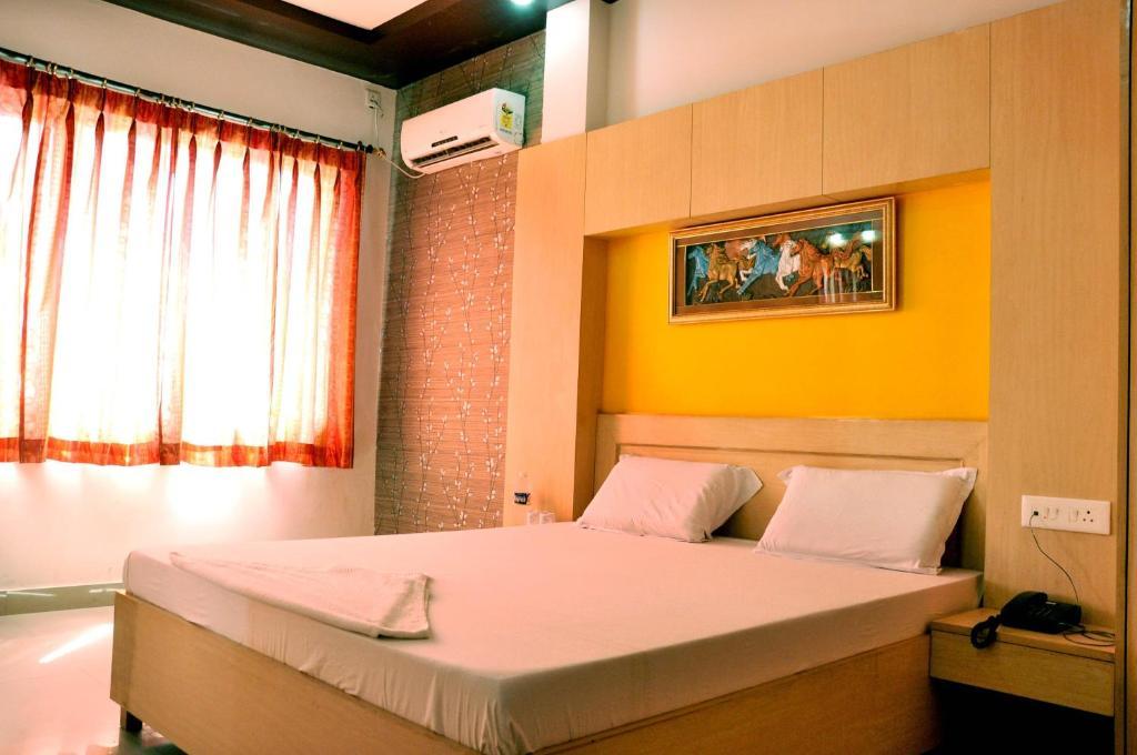 Hotel Ganga View Haridwār Rum bild